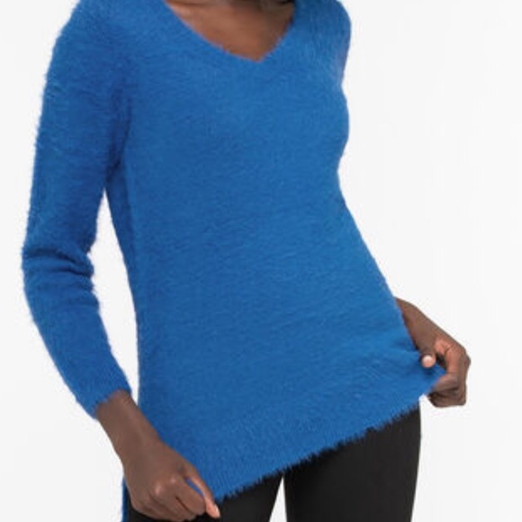 Brand new V-NECK FEATHER YARN PULLOVER - Picture 3 of 5